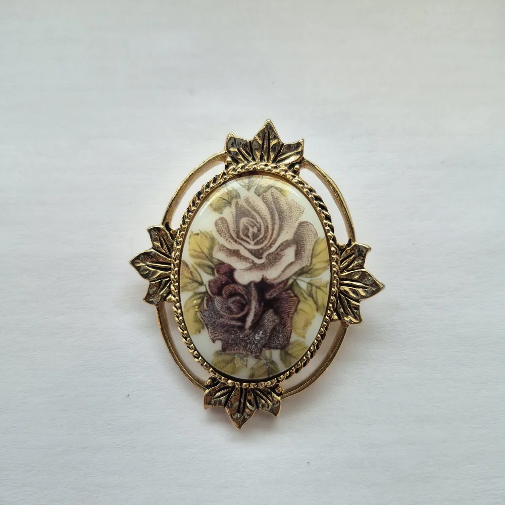 Sarah Coventry Floral Cabochon Brooch Pendant
